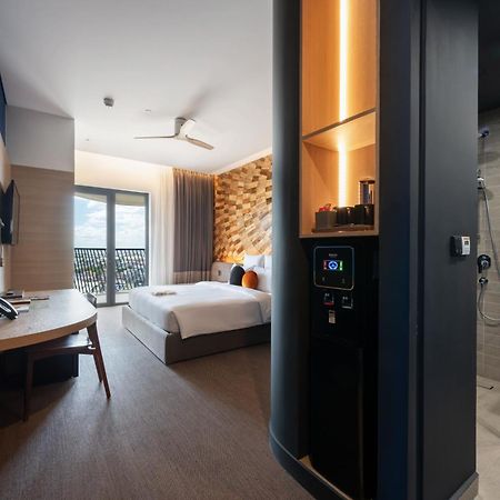 Sun & Moon, Riverside Hotel Phnom Penh Extérieur photo
