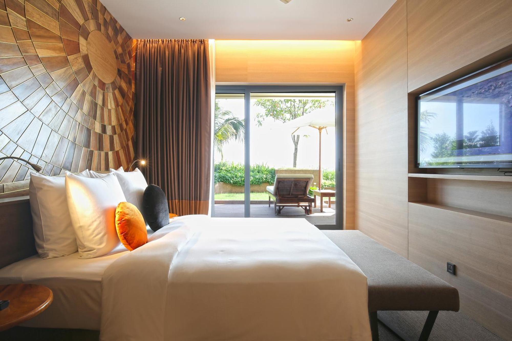 Sun & Moon, Riverside Hotel Phnom Penh Extérieur photo
