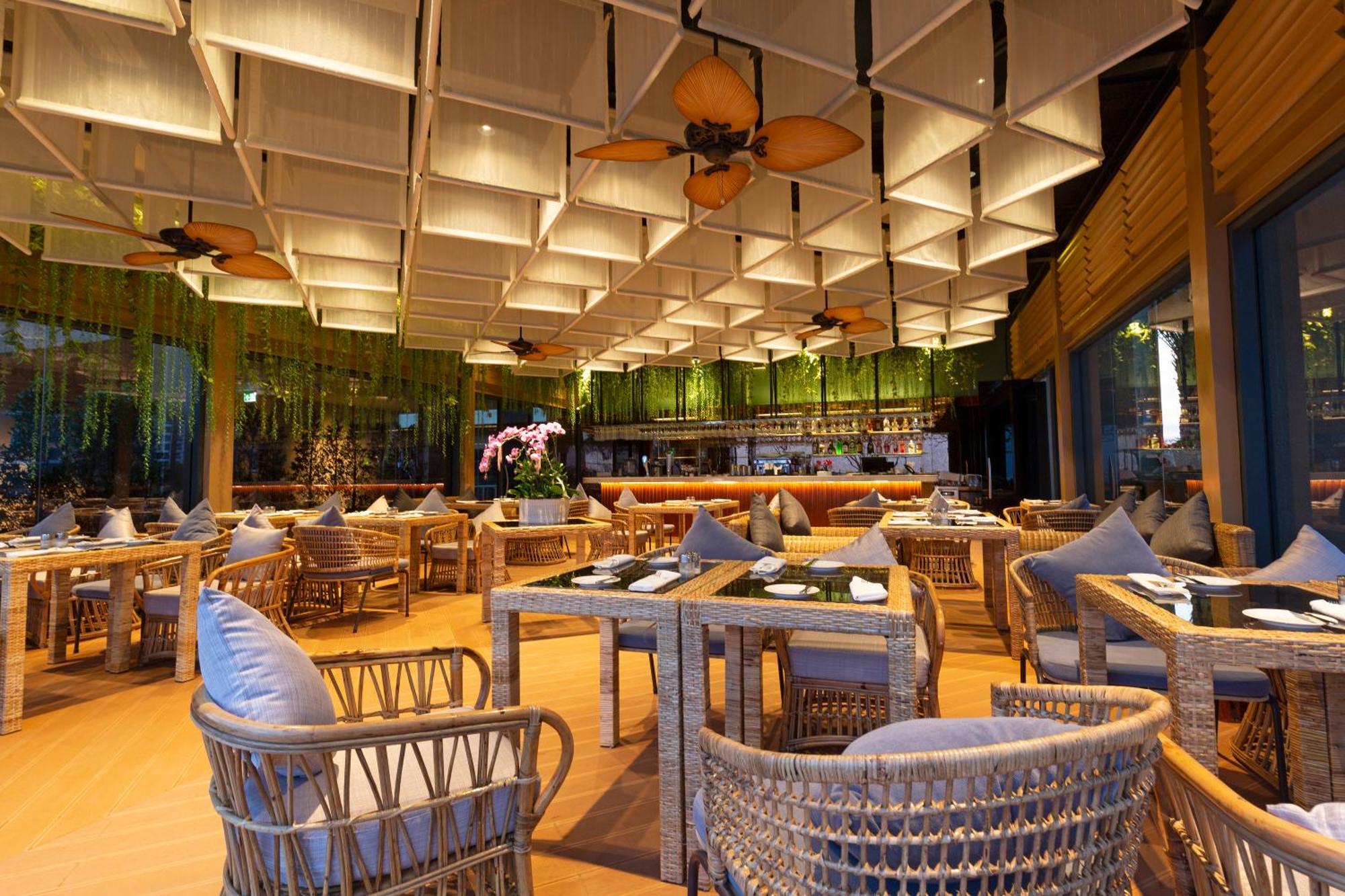 Sun & Moon, Riverside Hotel Phnom Penh Extérieur photo