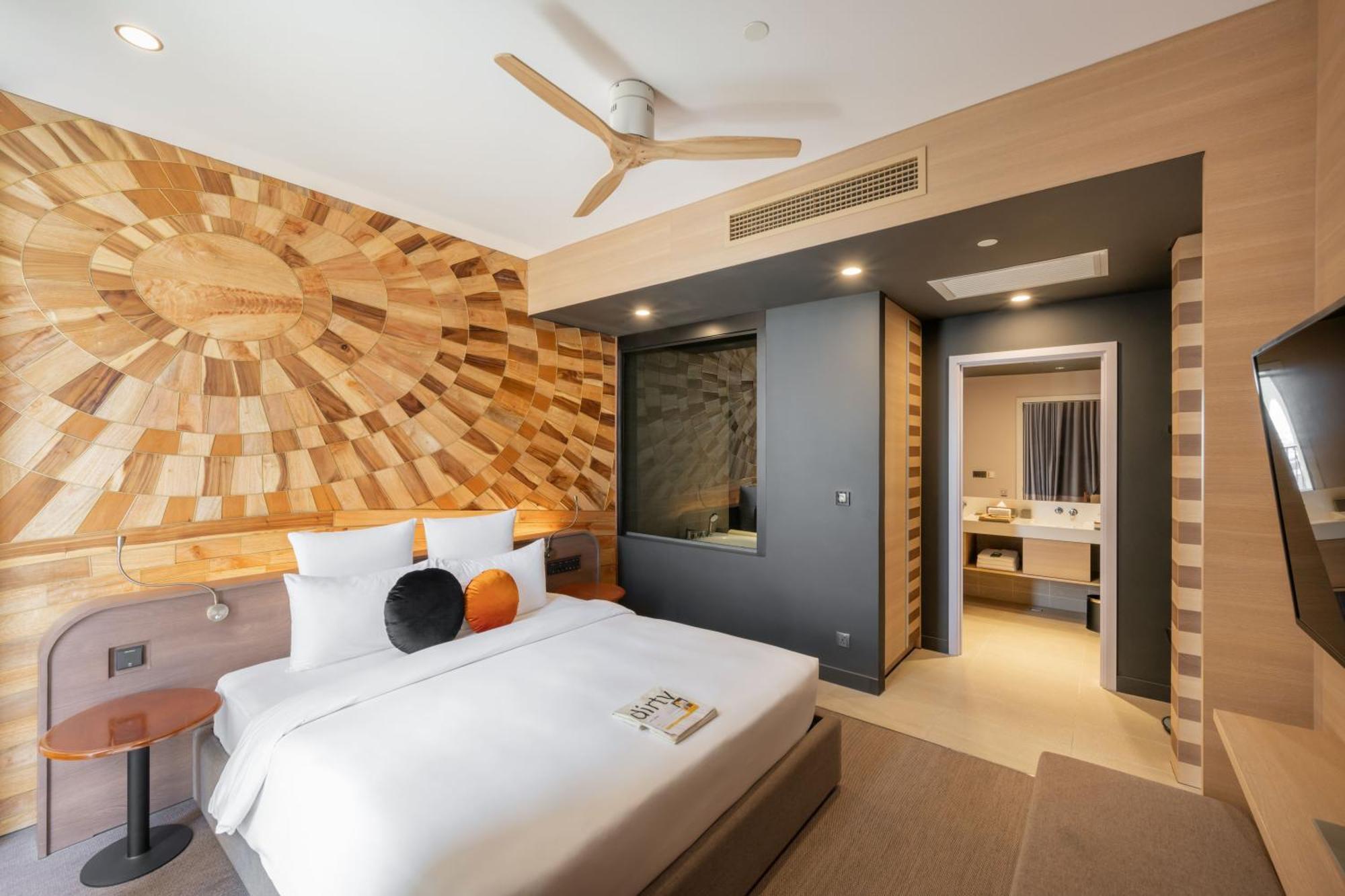 Sun & Moon, Riverside Hotel Phnom Penh Extérieur photo